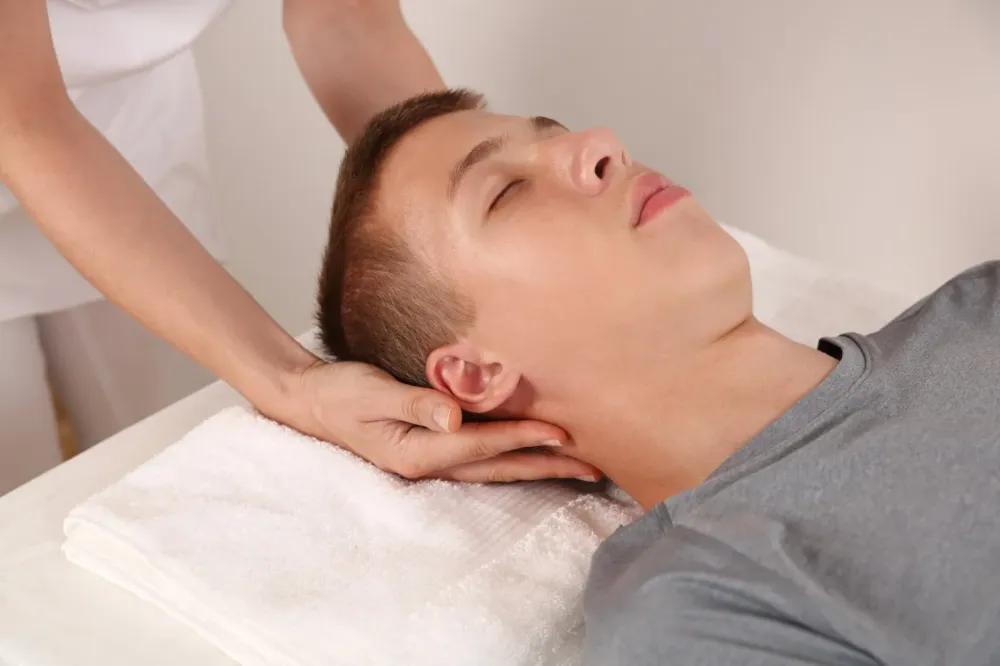 Ostéopathie pour adolescents à Besançon